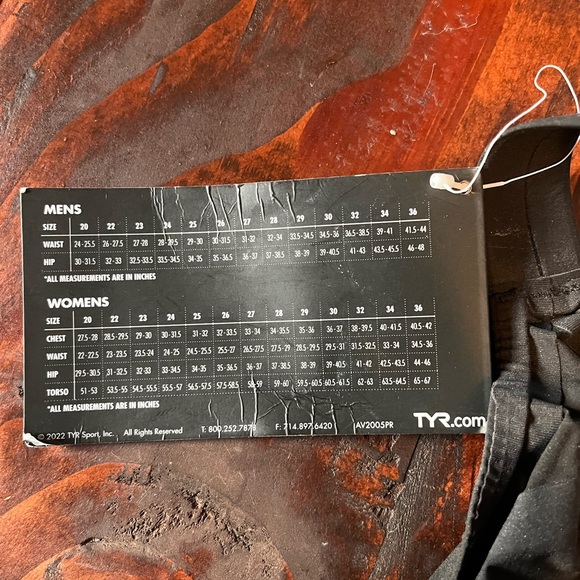 TYR Women’s Black AVICTOR 2.0 Tech Suit! - Picture 3 of 8